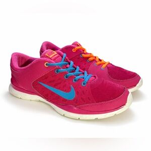 Nike Training Pink Sneakers – Colorful Laces – Comfortable Athletic Shoes
